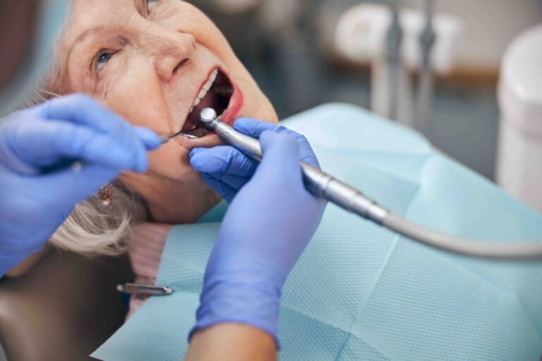 cosa succede se un impianto dentale si rompe